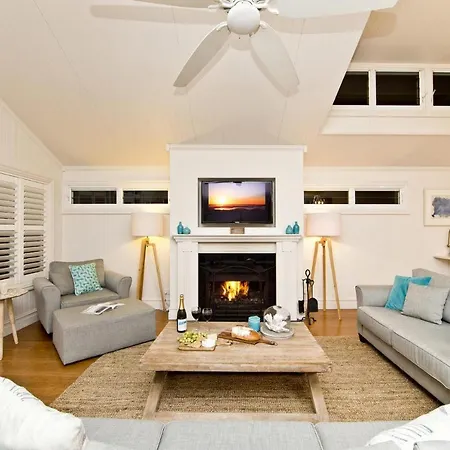 The Hamptons Beach House Near Dutchie'S Walk To Nelson Bay Exterior photo