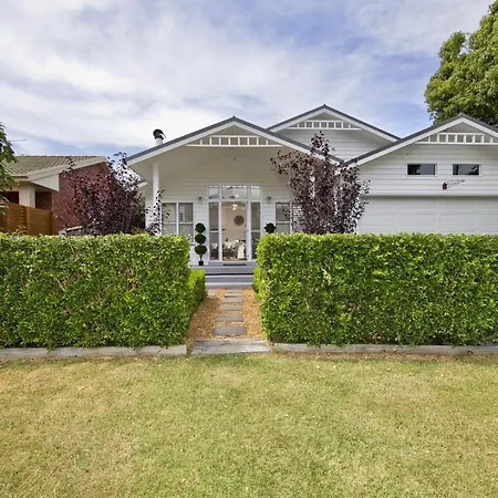 The Hamptons Beach House Near Dutchie'S Walk To Nelson Bay Exterior photo