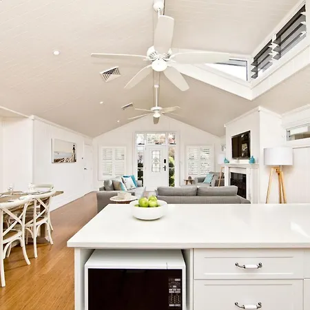 The Hamptons Beach House Near Dutchie'S Walk To Nelson Bay Exterior photo