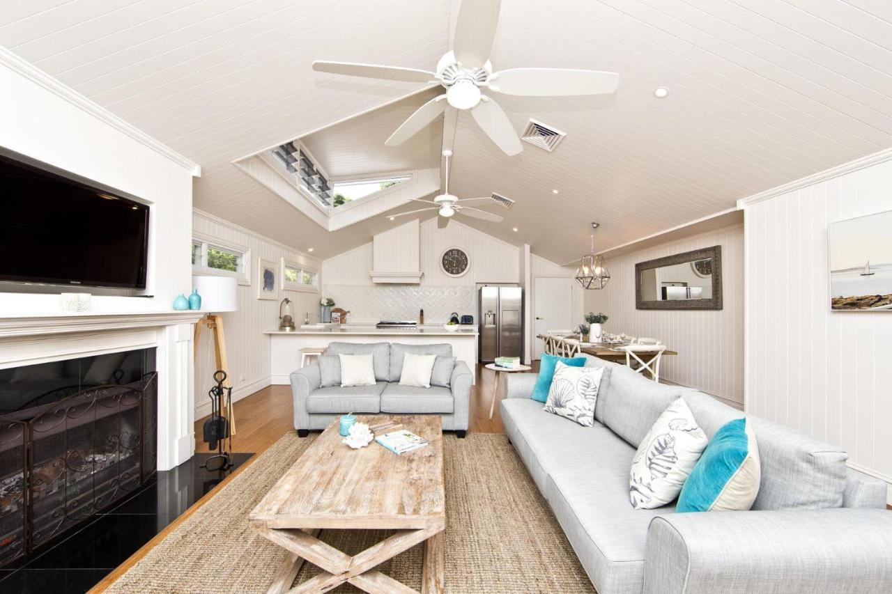 The Hamptons House Near Dutchie's Walk To Holiday home