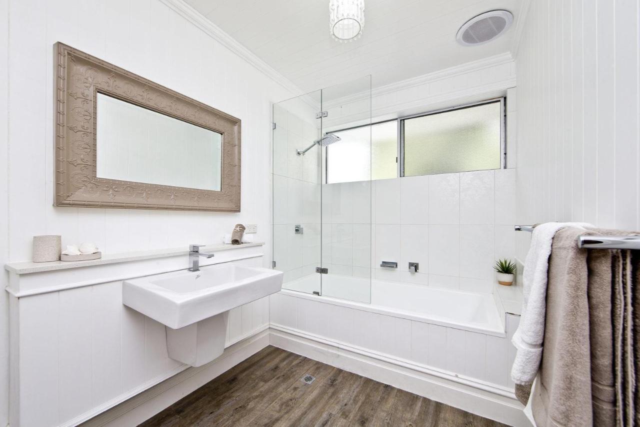 The Hamptons House Near Dutchie's Walk To Holiday home Nelson Bay